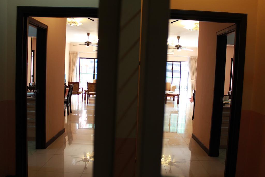 Marina Court Kota Kinabalu- Bigger Group Stay Together- 6 Bedroom Apartments Rum bild
