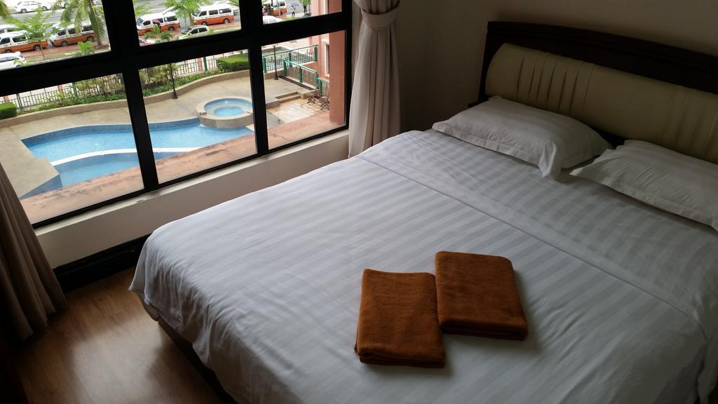 Marina Court Kota Kinabalu- Bigger Group Stay Together- 6 Bedroom Apartments Rum bild