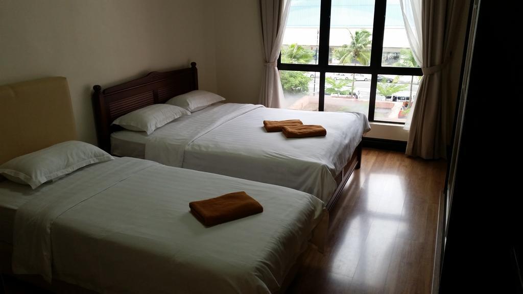 Marina Court Kota Kinabalu- Bigger Group Stay Together- 6 Bedroom Apartments Rum bild