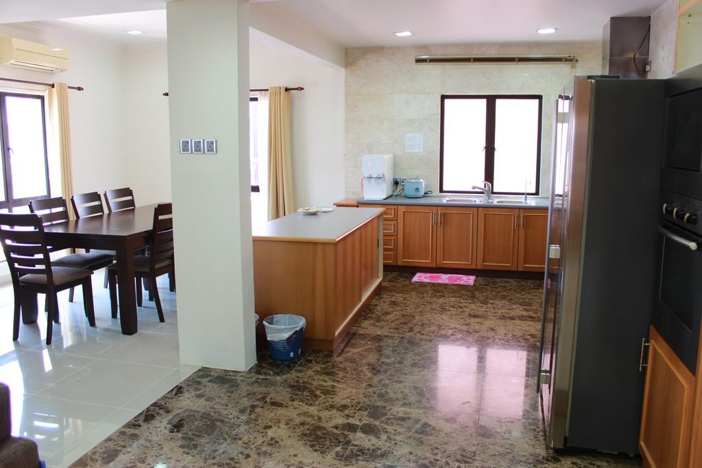 Marina Court Kota Kinabalu- Bigger Group Stay Together- 6 Bedroom Apartments Exteriör bild
