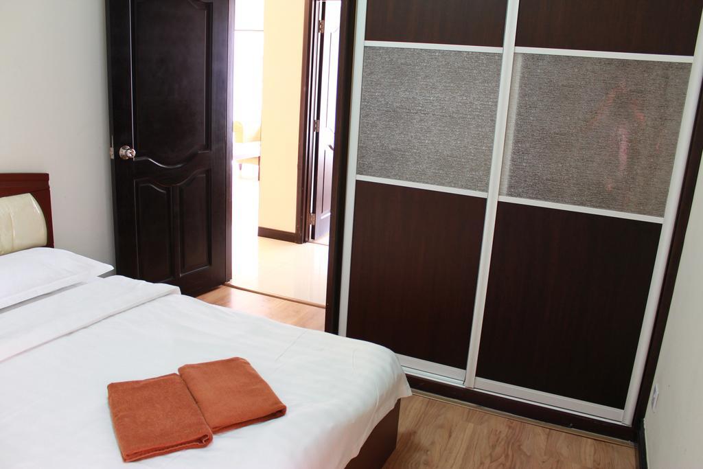 Marina Court Kota Kinabalu- Bigger Group Stay Together- 6 Bedroom Apartments Rum bild